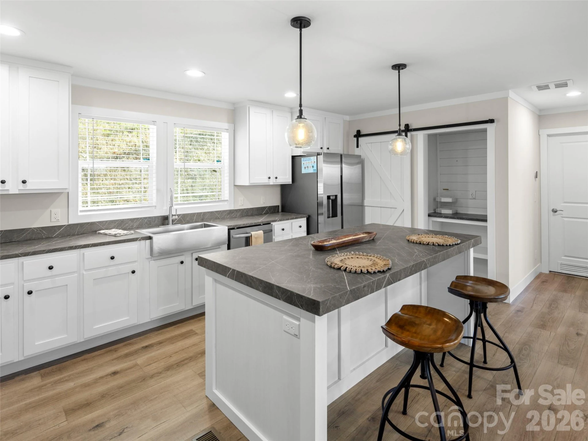 512 Hutch Mountain Road - Photo 8