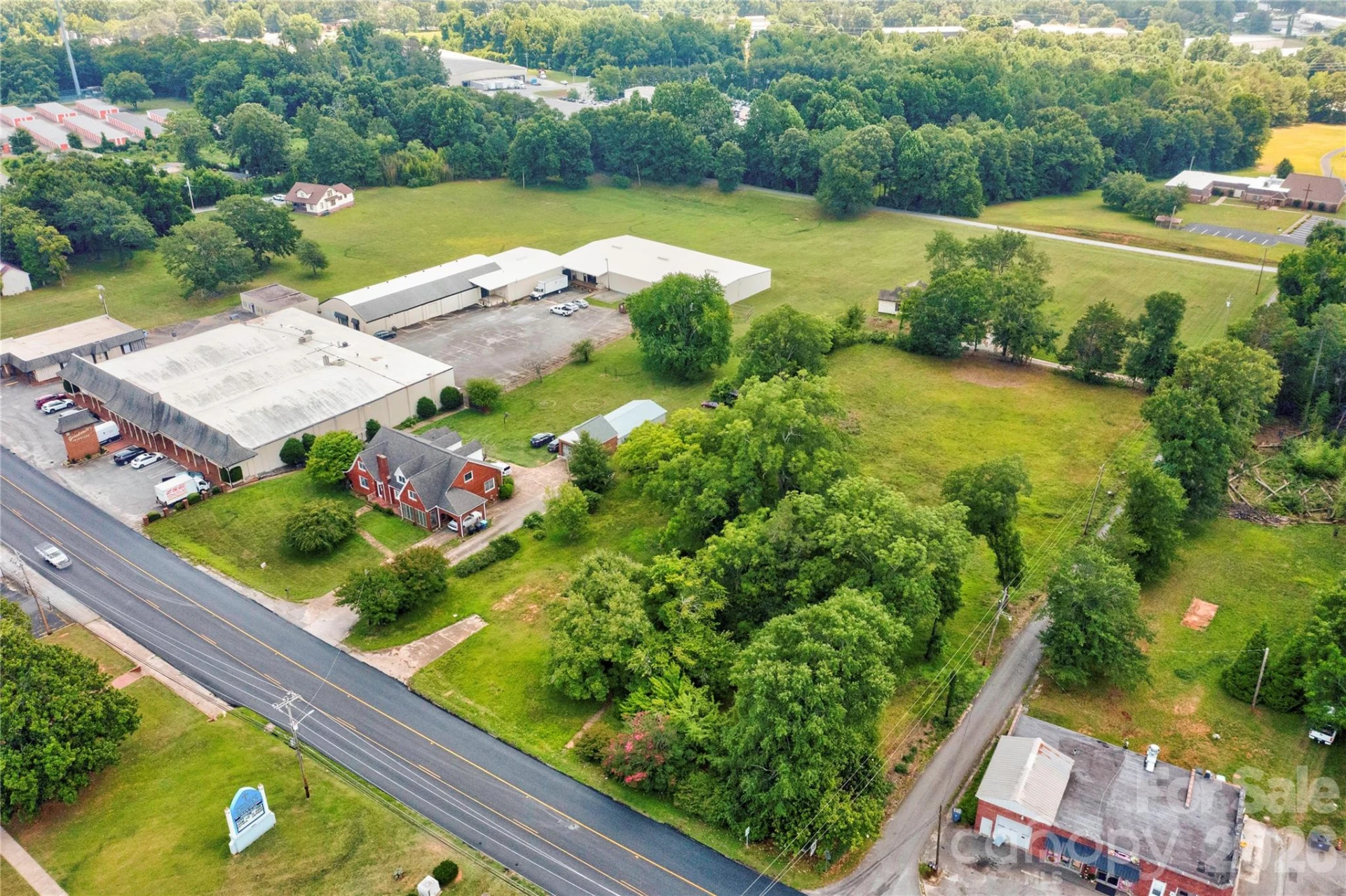 1033 W Main Street - Photo 2