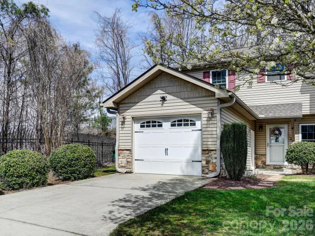 7 Mahogany Road