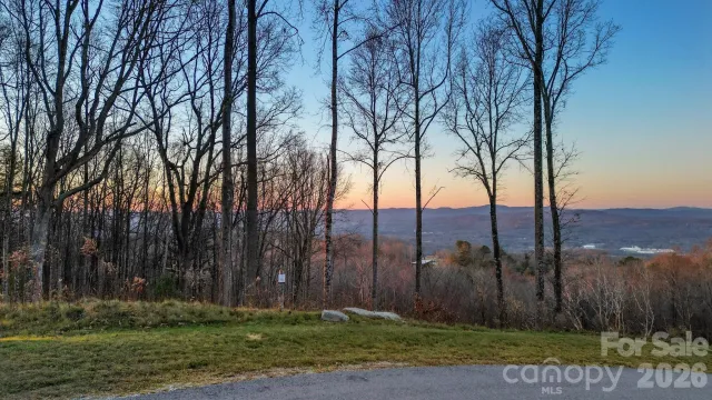 198 Mossy Rock Way
