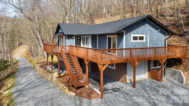1065 Oak Ridge Lane