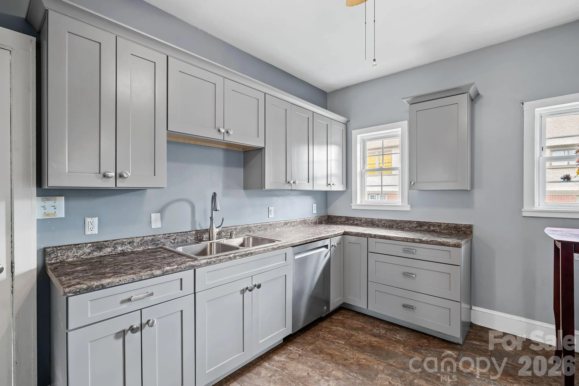 221 Summit Street - Photo 9