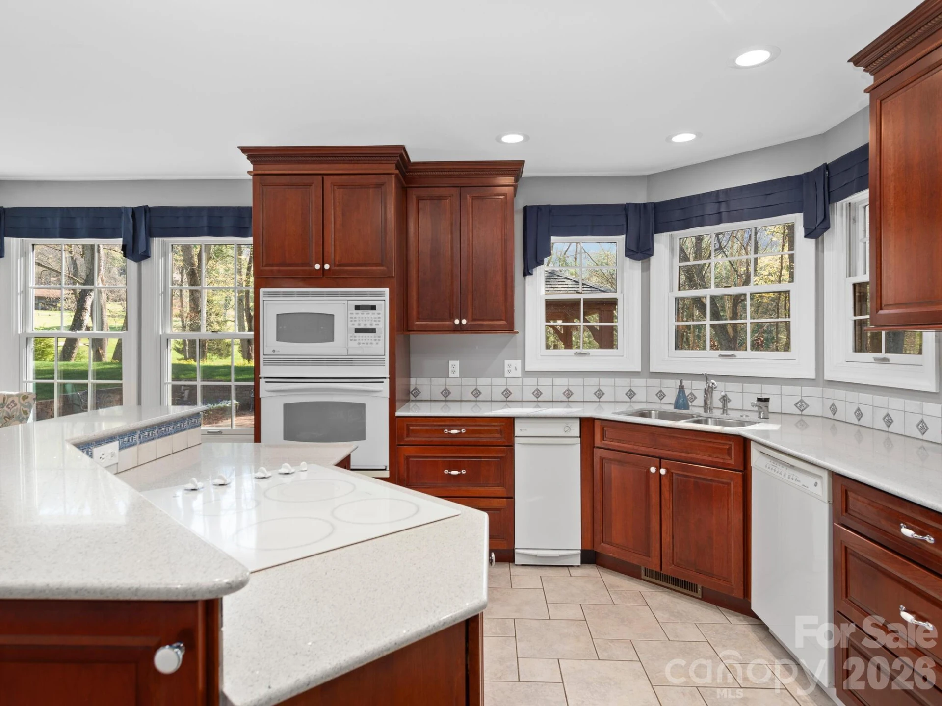 223 Fairway Terrace - Photo 7
