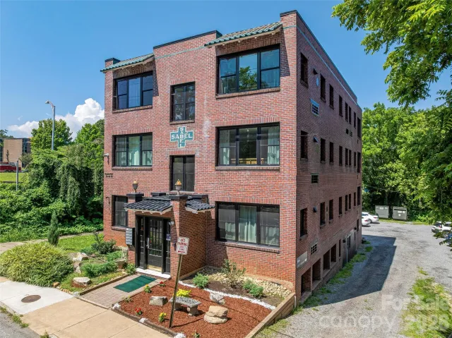 42 Furman Avenue