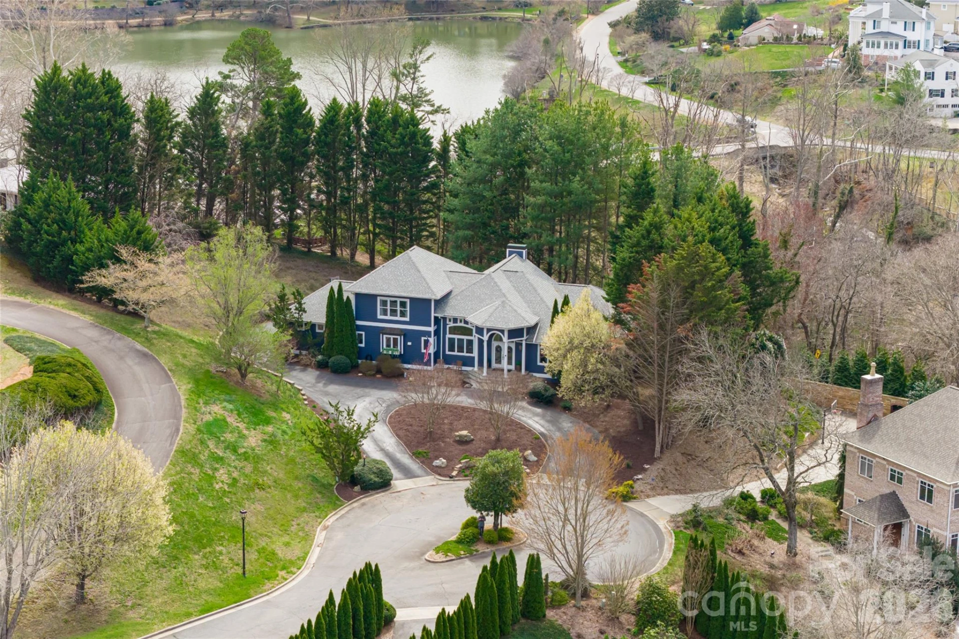 6 Oxford Court - Photo 2