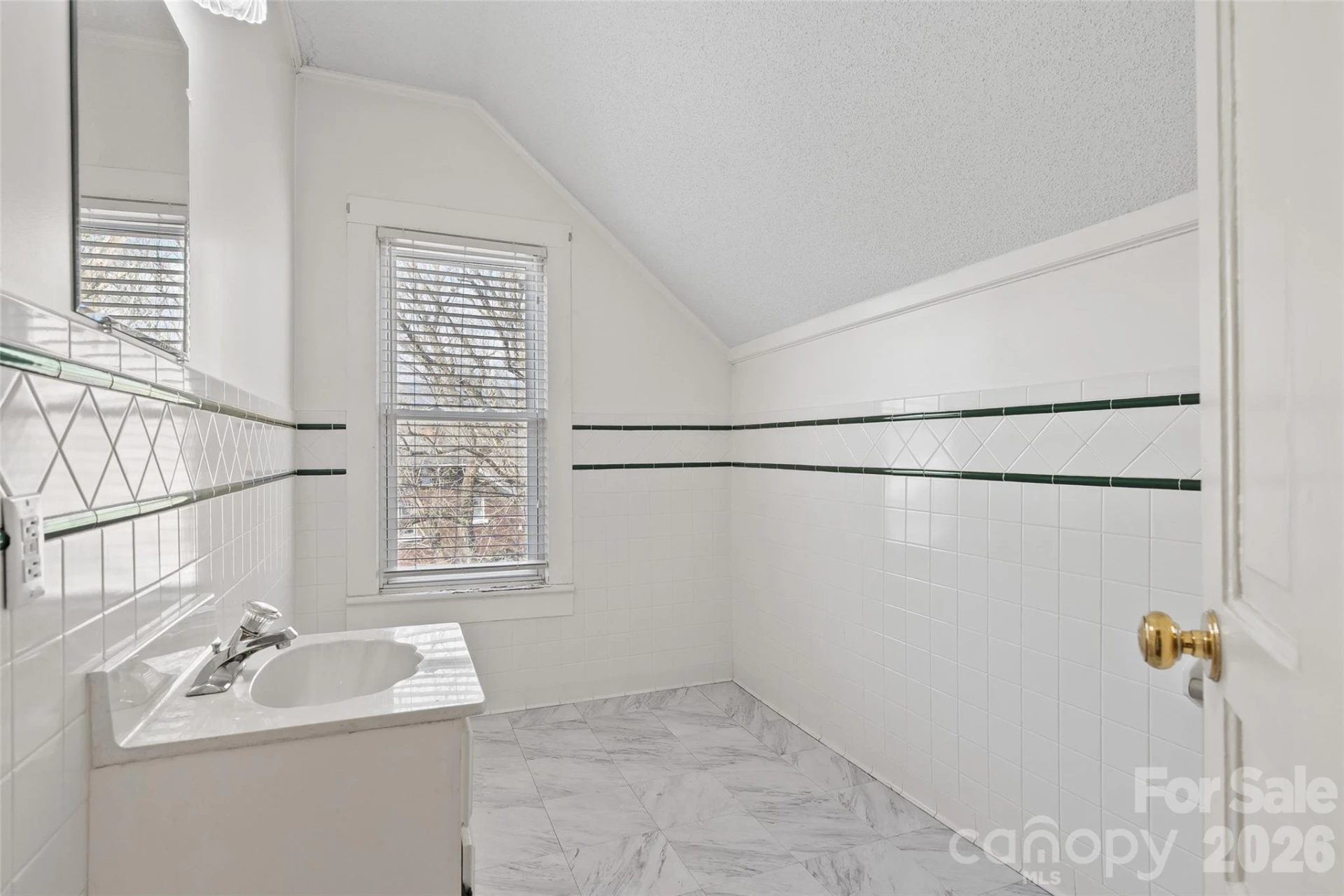 89 Walnut Street - Photo 19