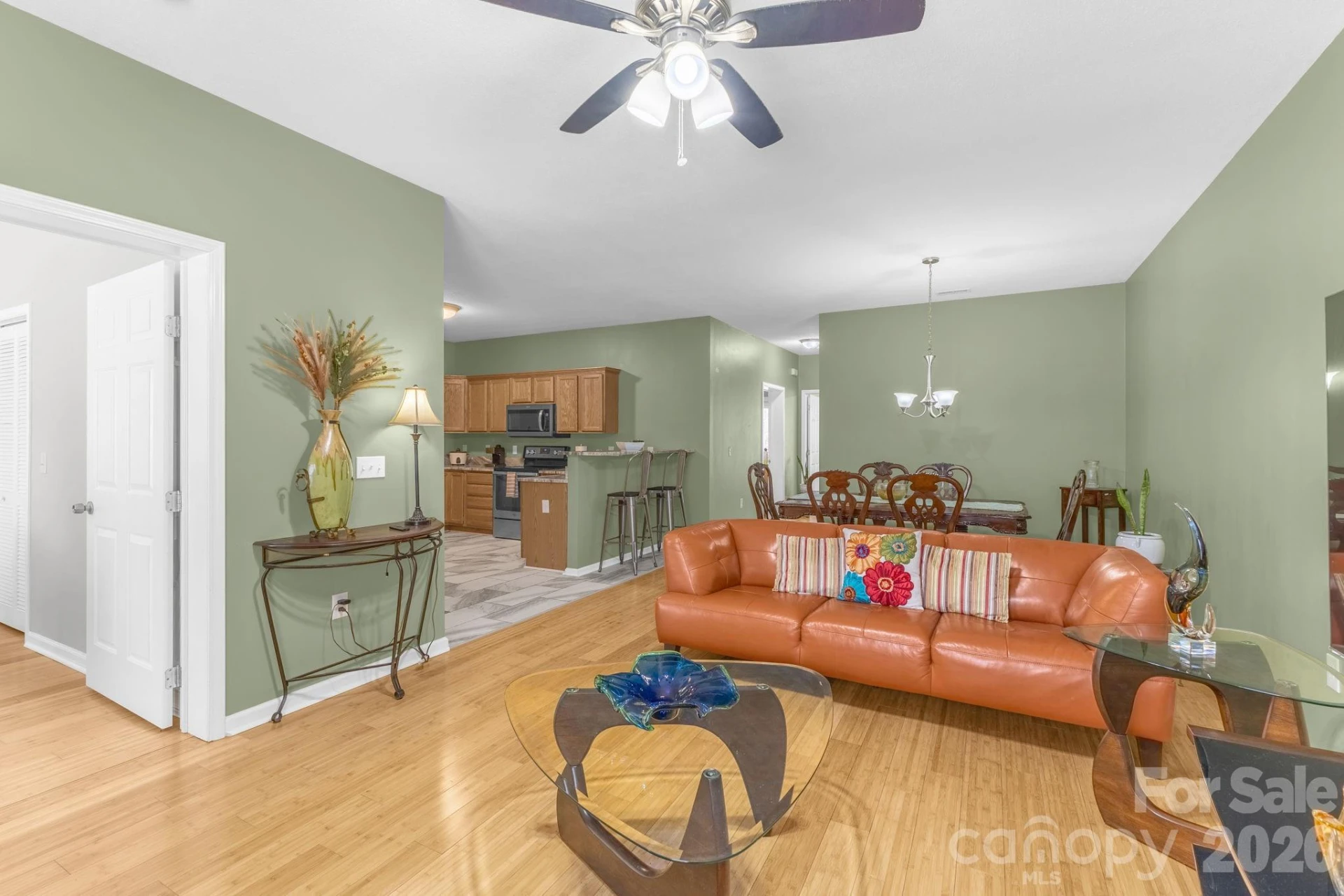 709 Villas Court - Photo 4