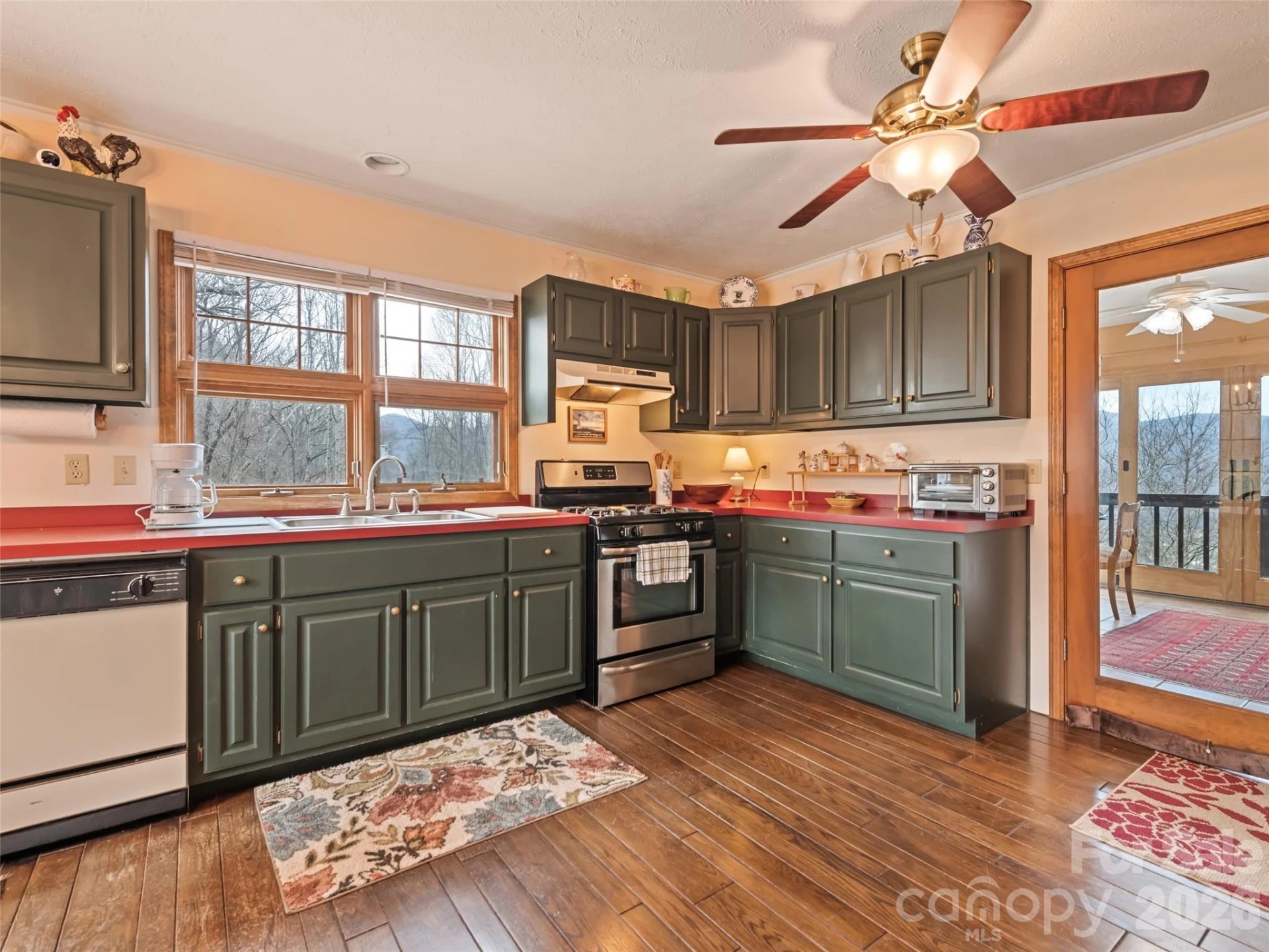 415 Treetop Lane - Photo 13