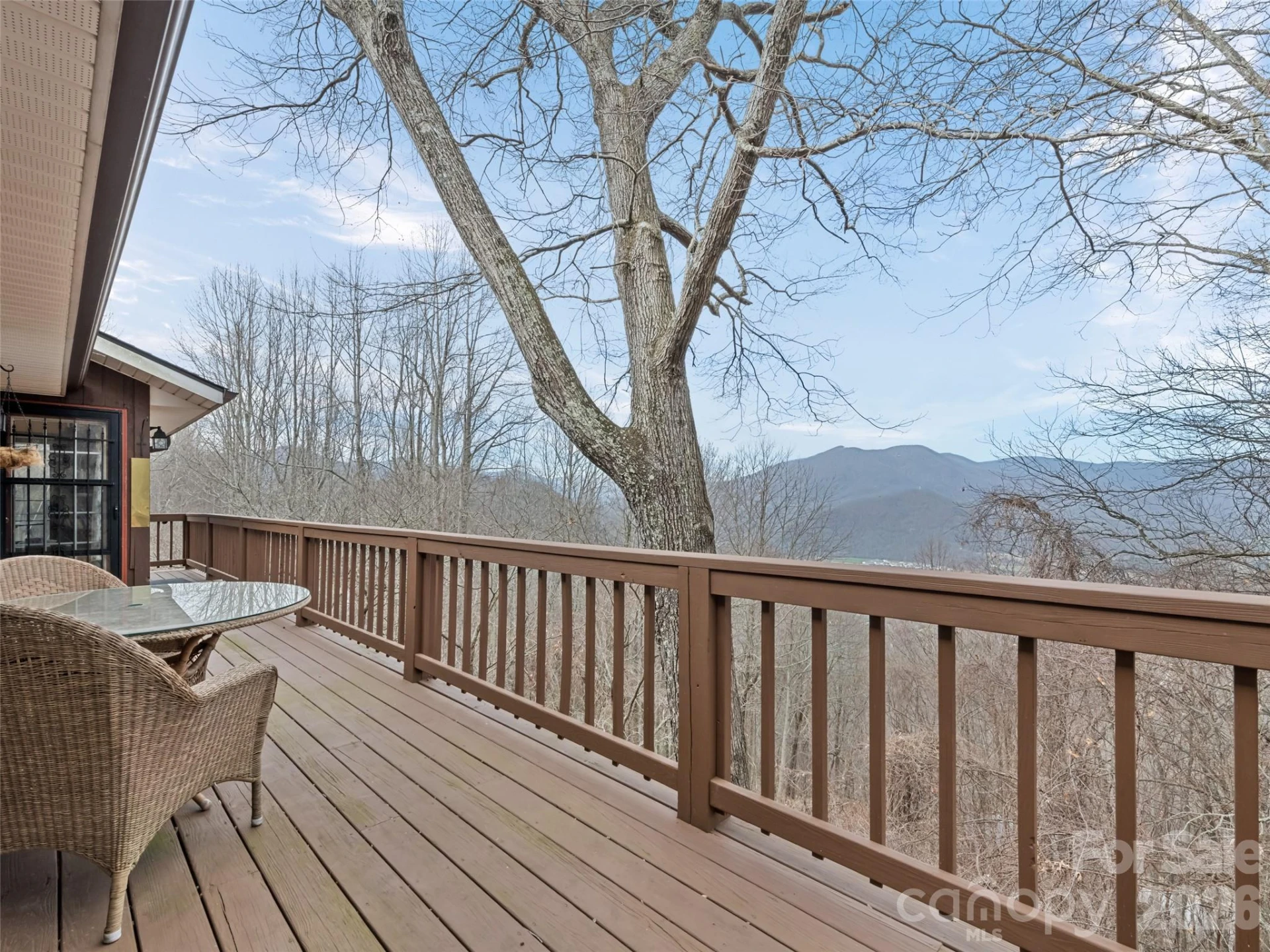 415 Treetop Lane - Photo 4