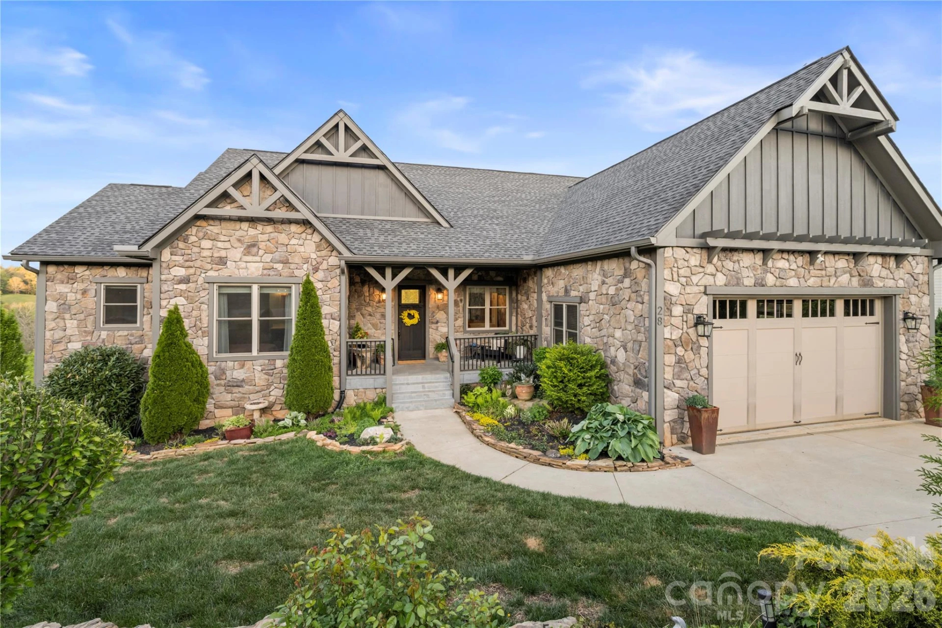 28 Gracie Lane - Photo 3