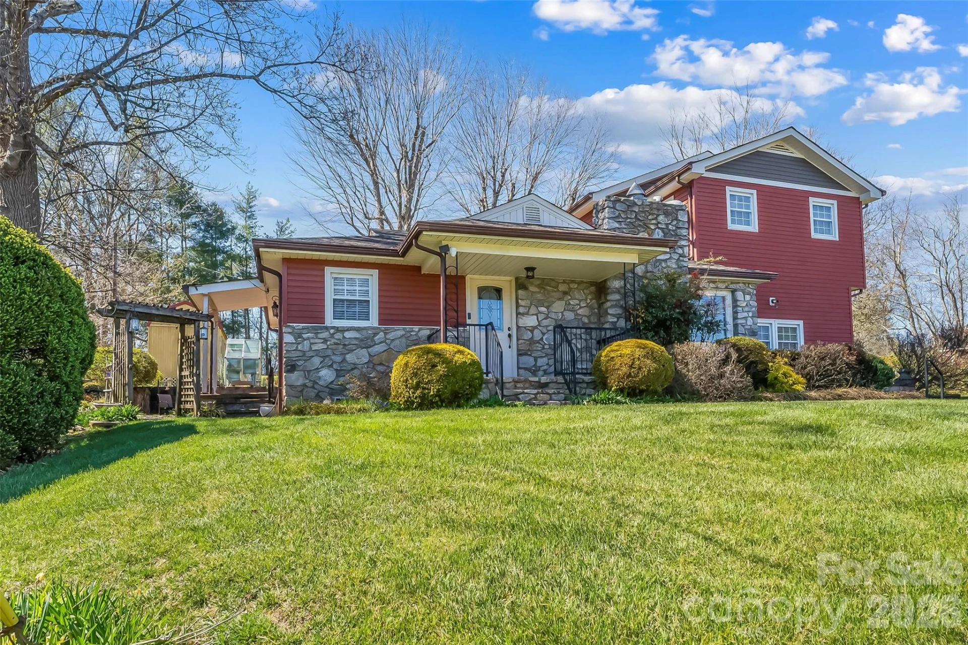 10 Woodmont Drive