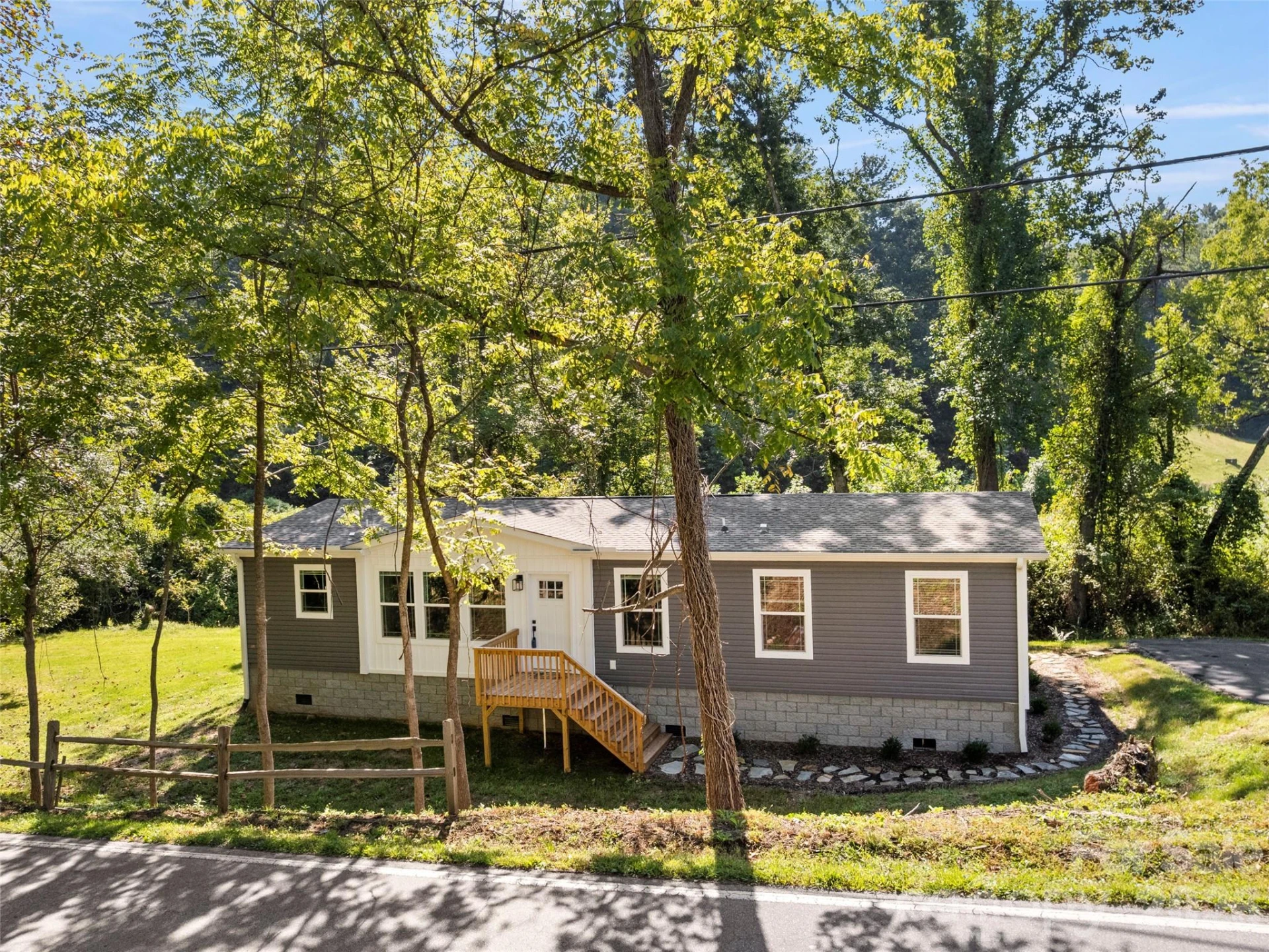 2095 Emmas Grove Road - Photo 2