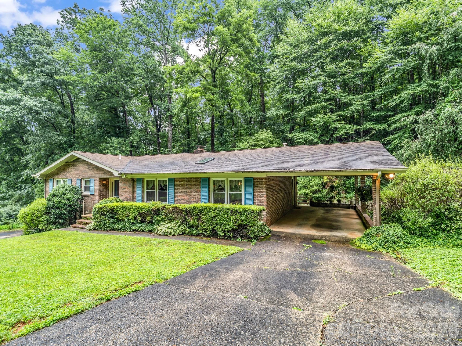 103 Maplewood Lane - Photo 2