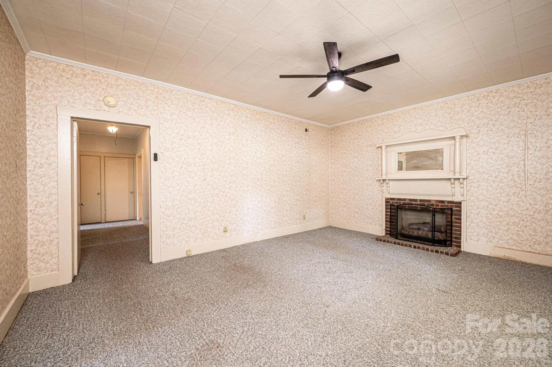 335 Harmon Street - Photo 2