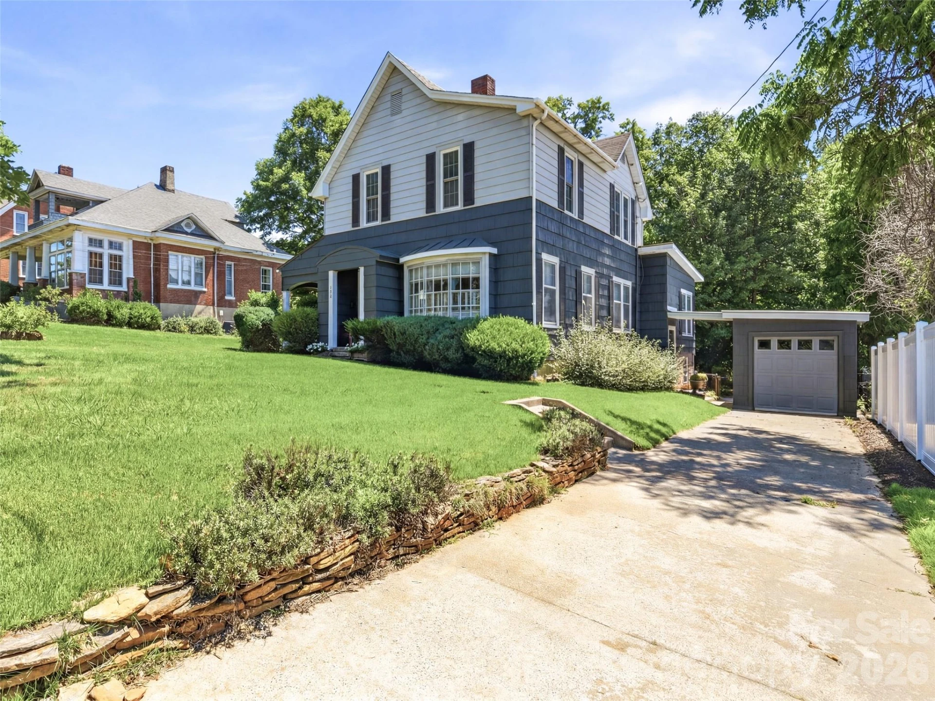 151 Hampton Heights - Photo 2