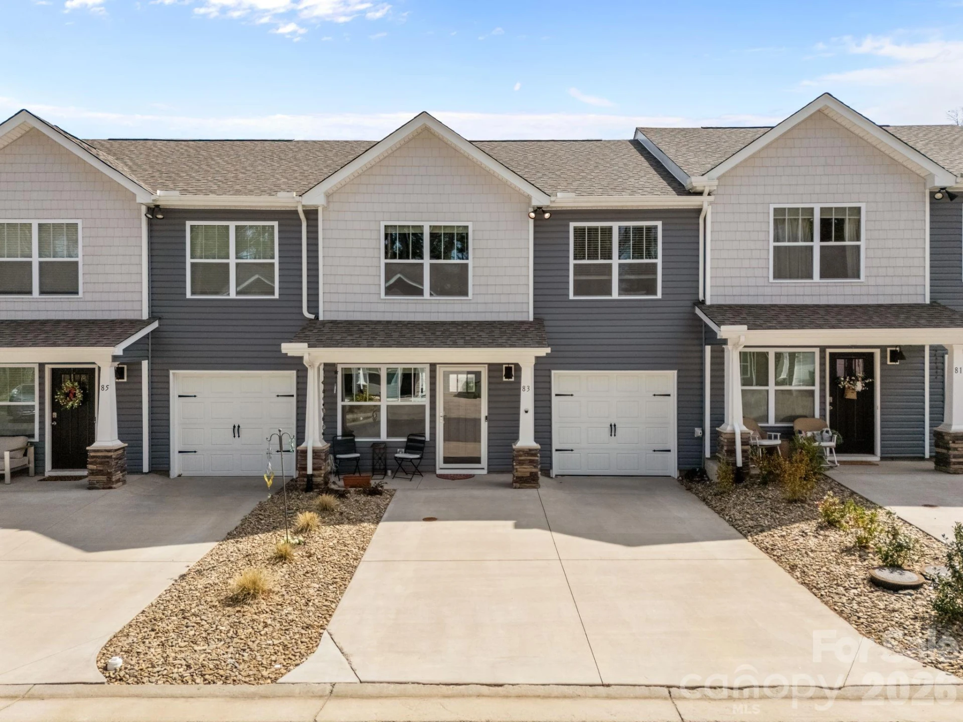 83 Malcolm Court - Photo 2