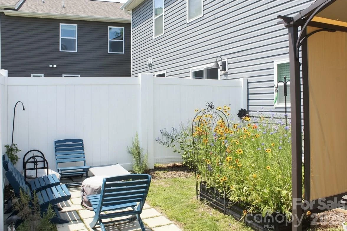 83 Malcolm Court - Photo 26
