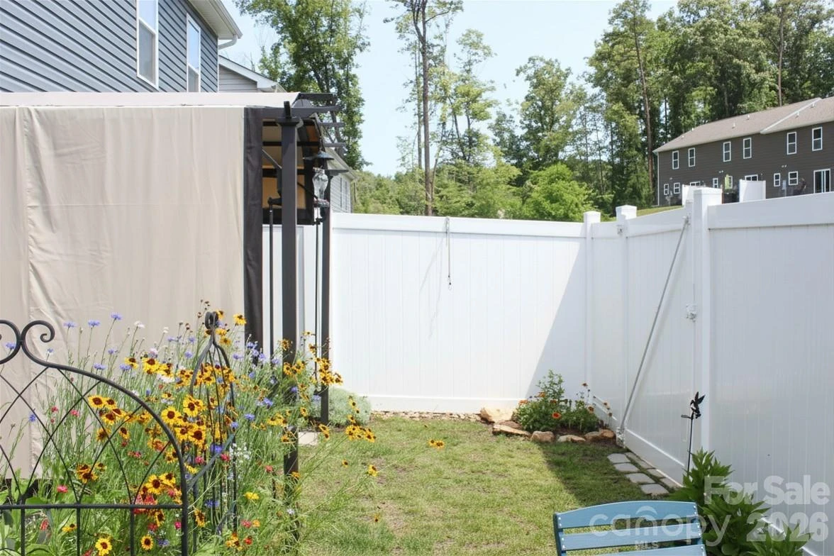 83 Malcolm Court - Photo 28
