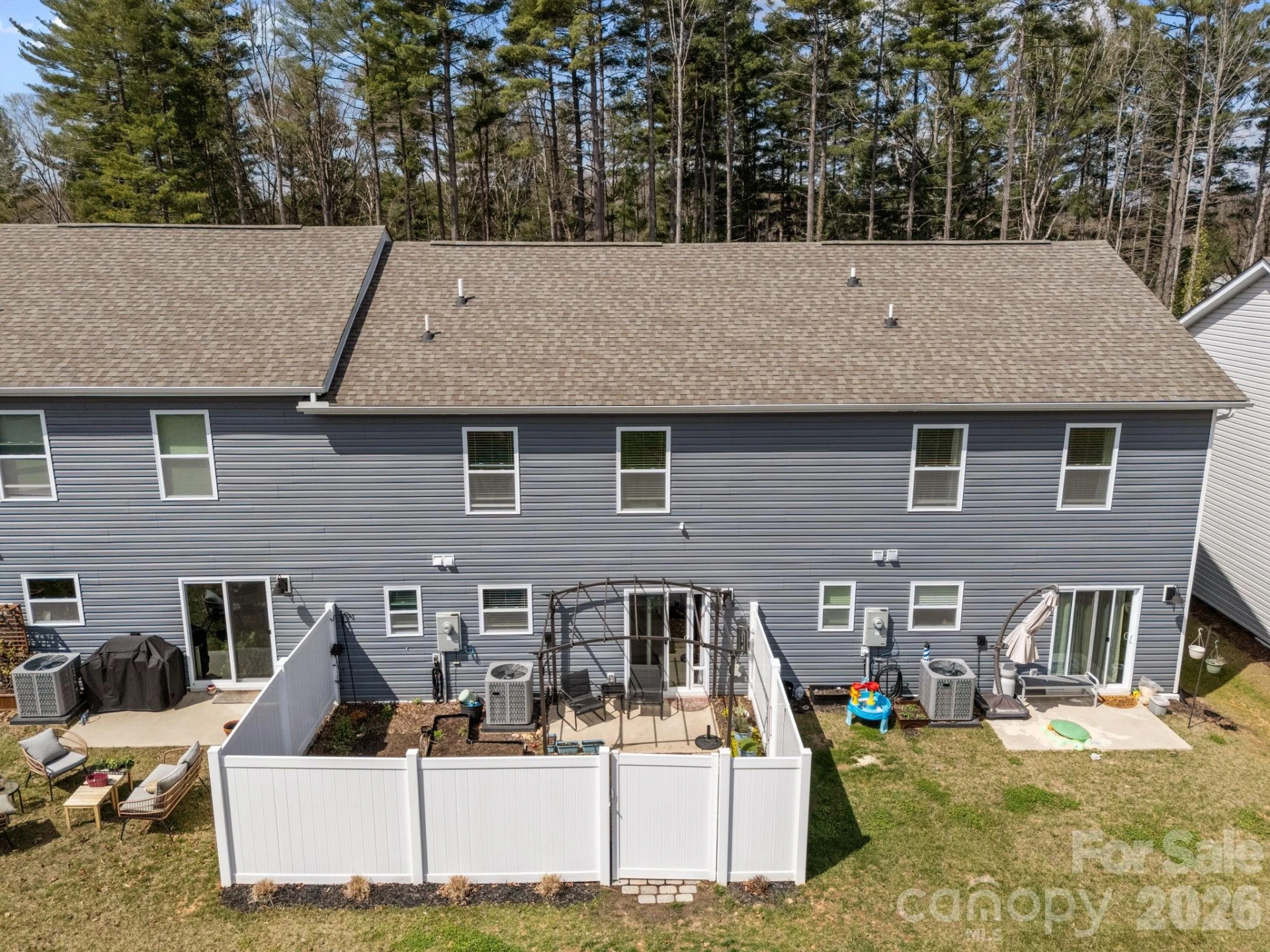 83 Malcolm Court - Photo 32