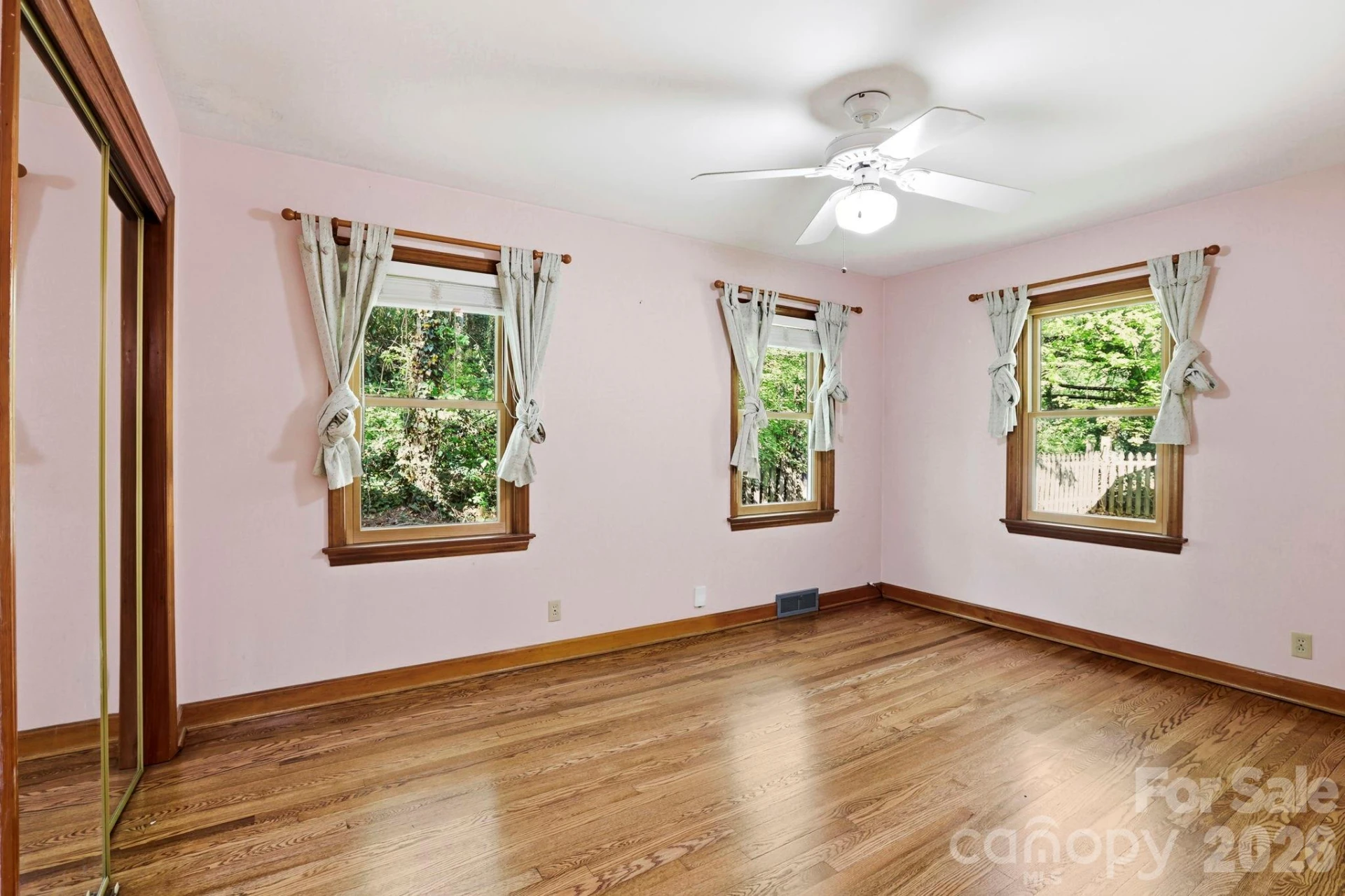 121 Wells Street - Photo 15