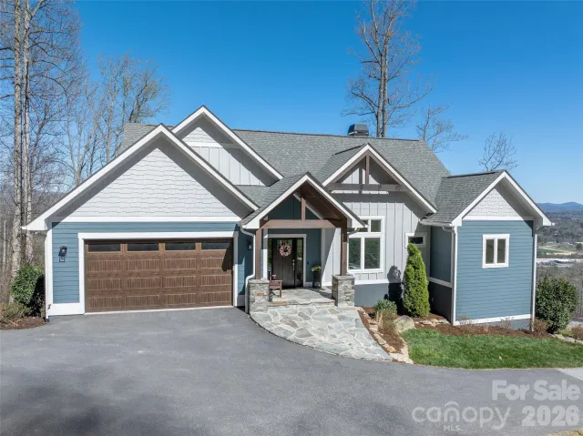 98 Rock Cliff Way