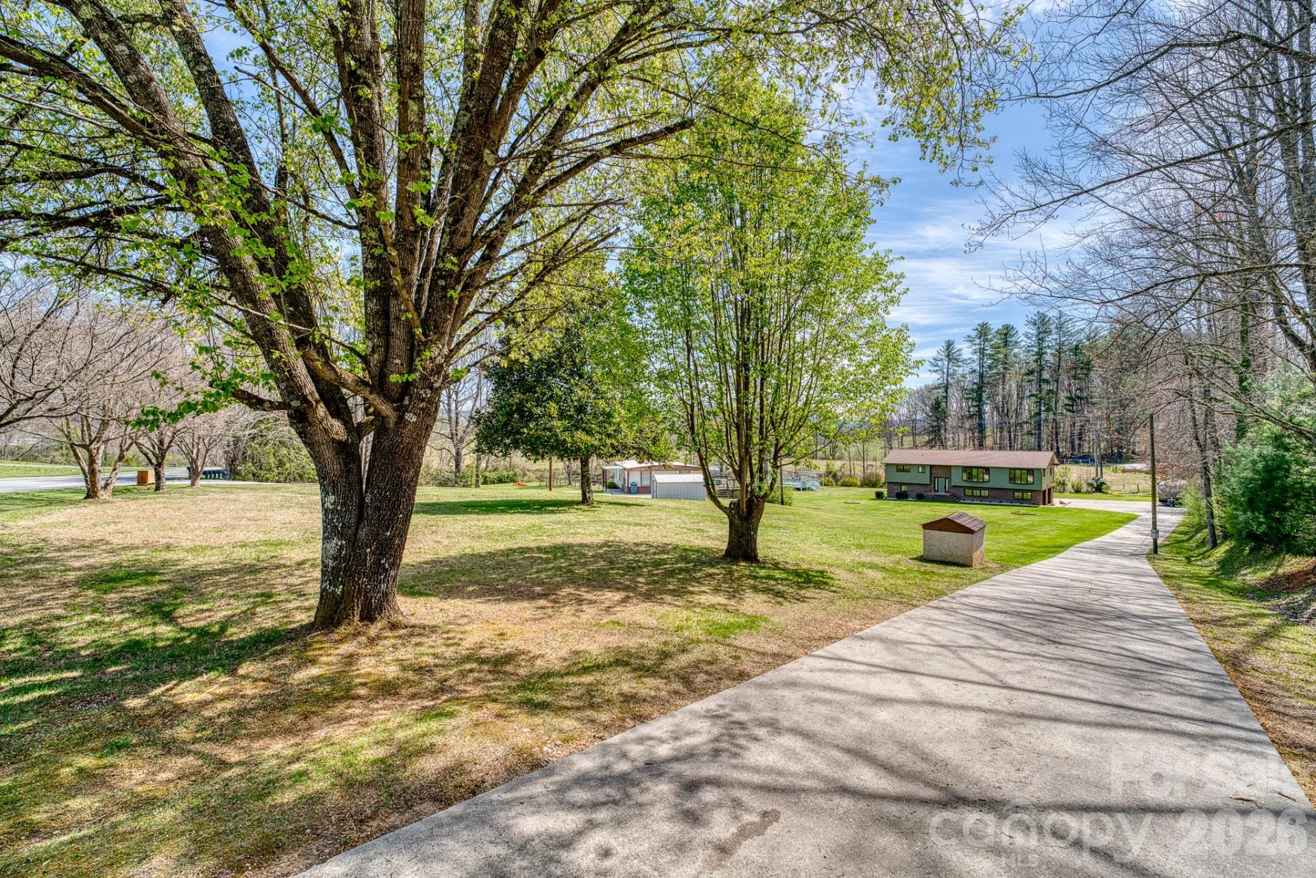 2456 Hendersonville Highway - Photo 2