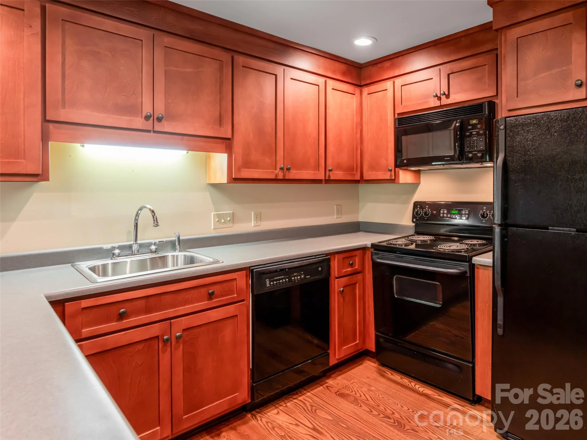 935 Whites Lake Boulevard - Photo 32