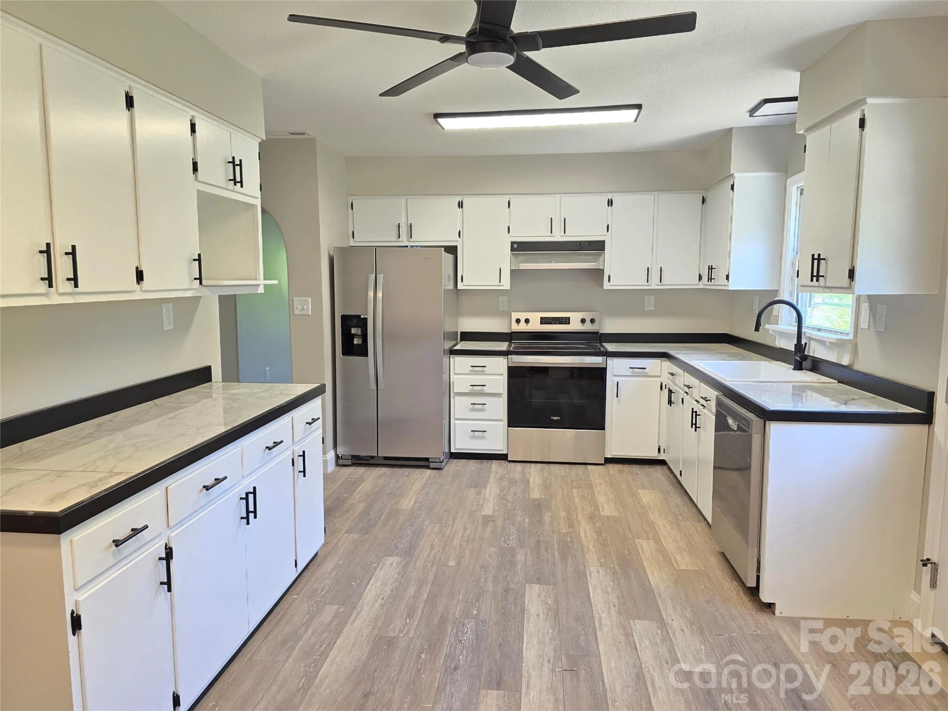 20 Mount Carmel Drive - Photo 3