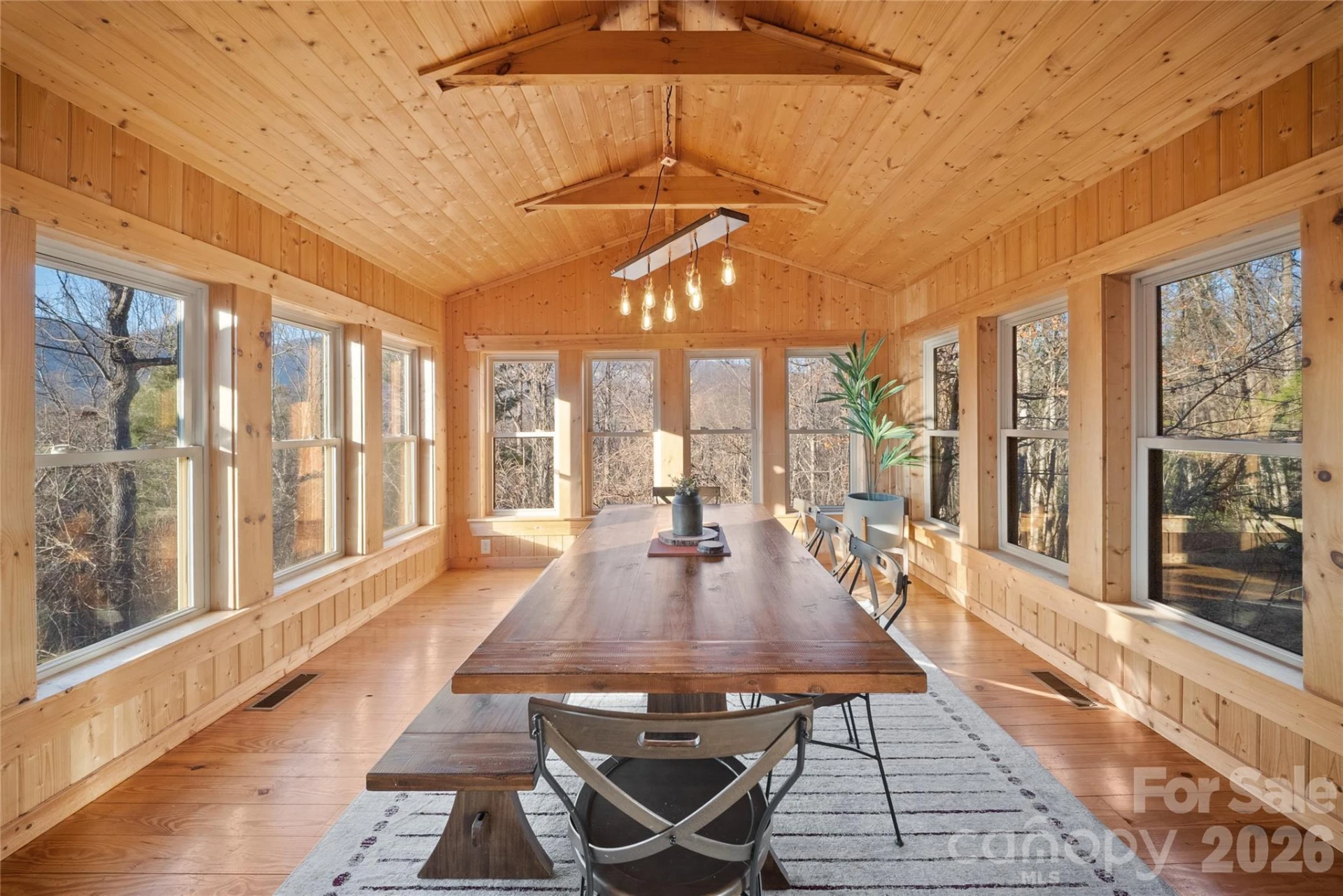 173 Mistletoe Park - Photo 17