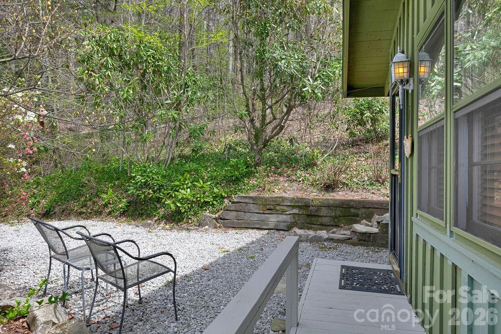 218 Hickory Lane - Photo 4