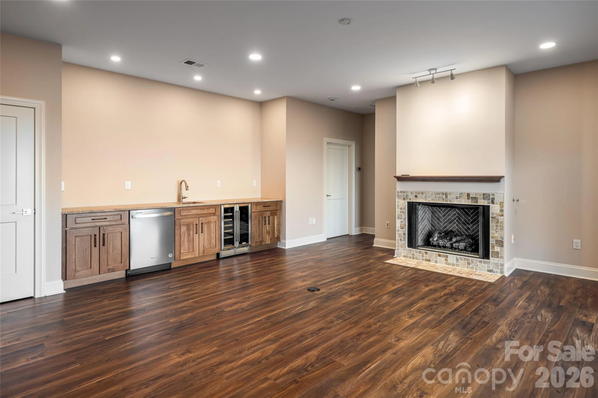 527 Falkirk Way - Photo 37
