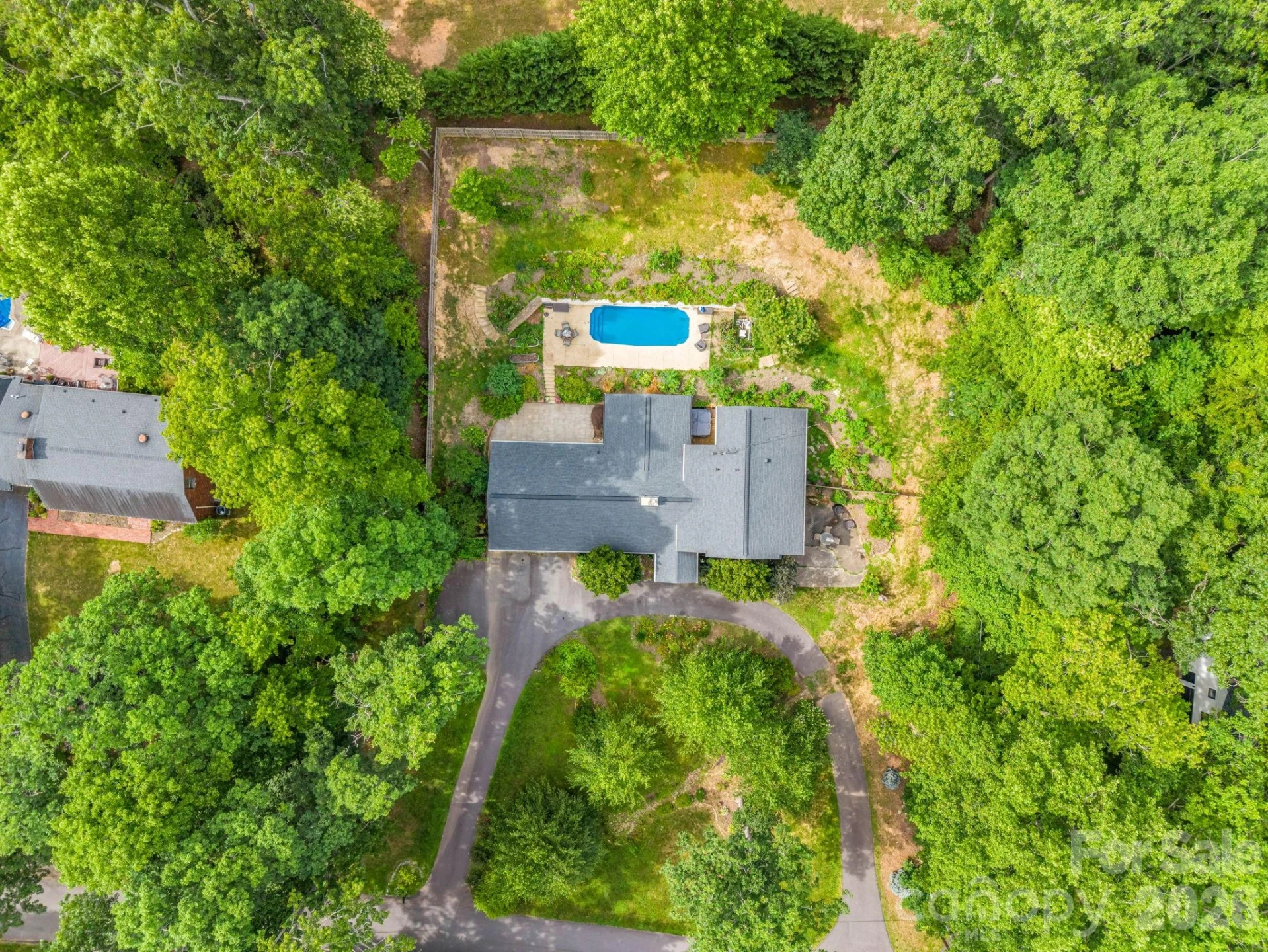 111 Dogwood Drive - Photo 3