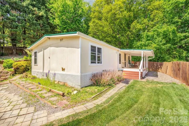 64 Haw Creek Circle