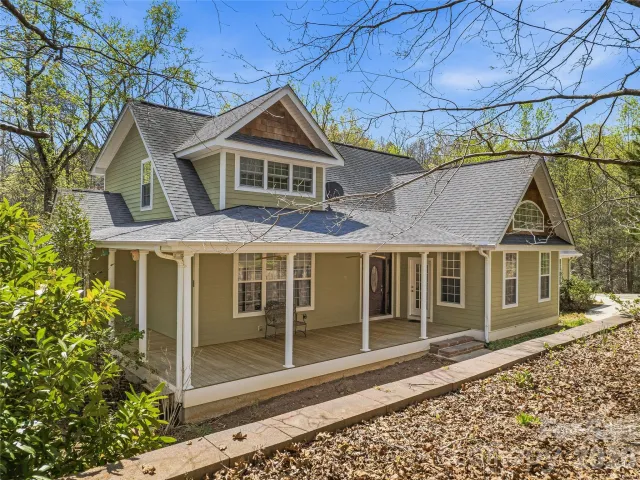 196 Blackbird Lane