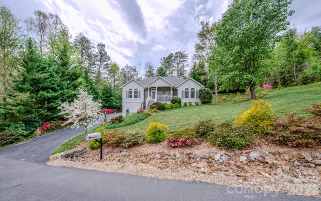 9 Double Eagle Drive