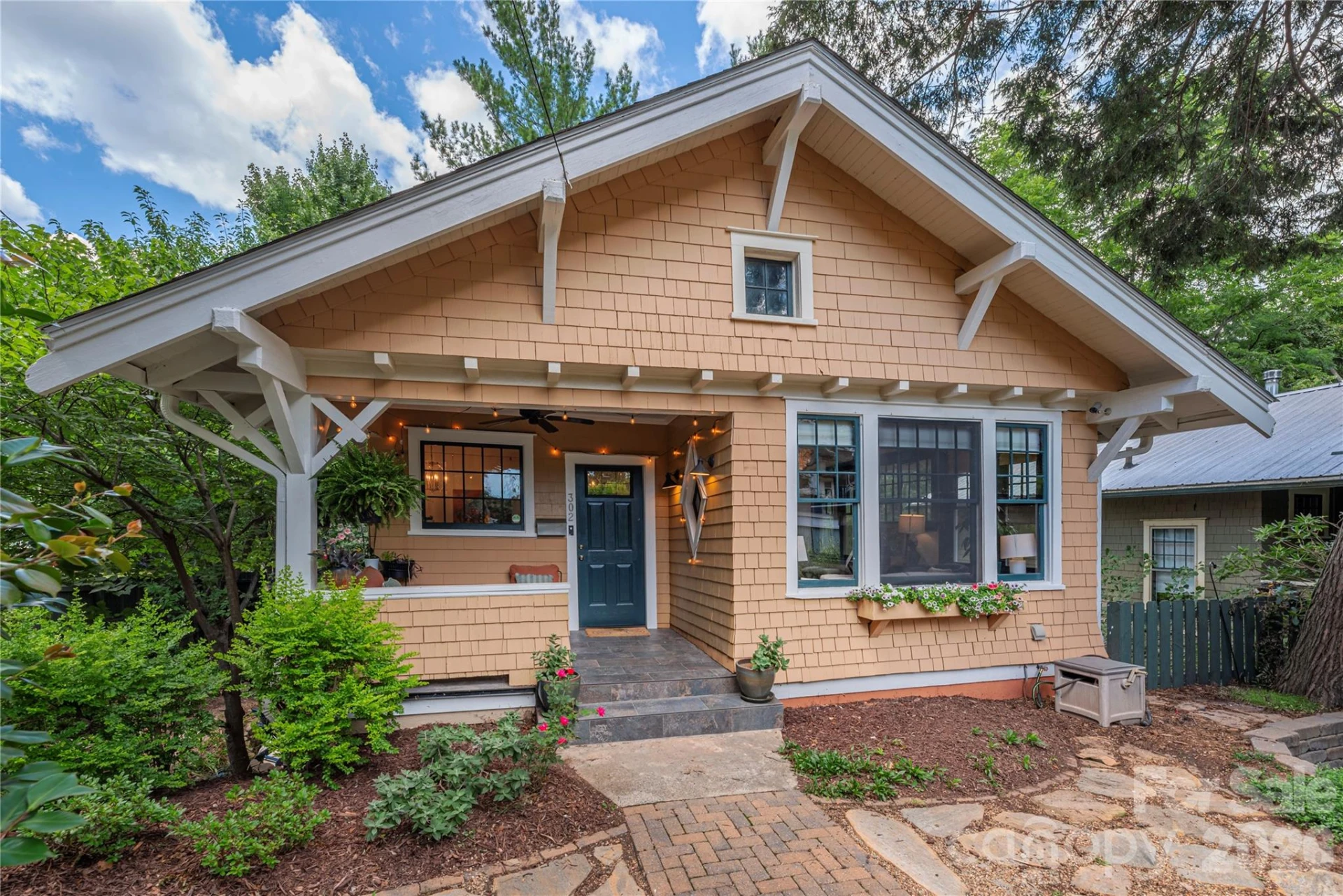 302 Hillside Street - Photo 5