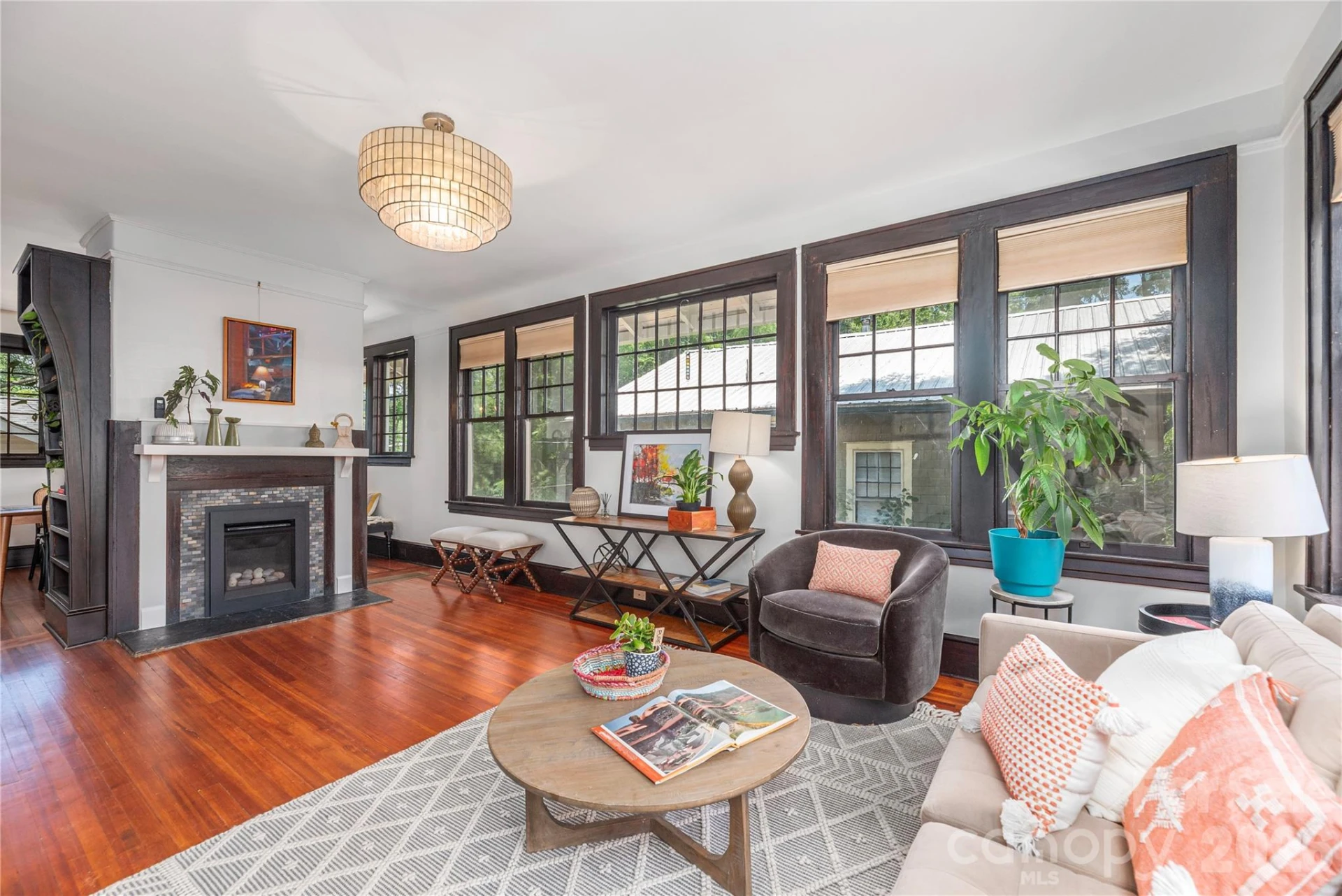 302 Hillside Street - Photo 13