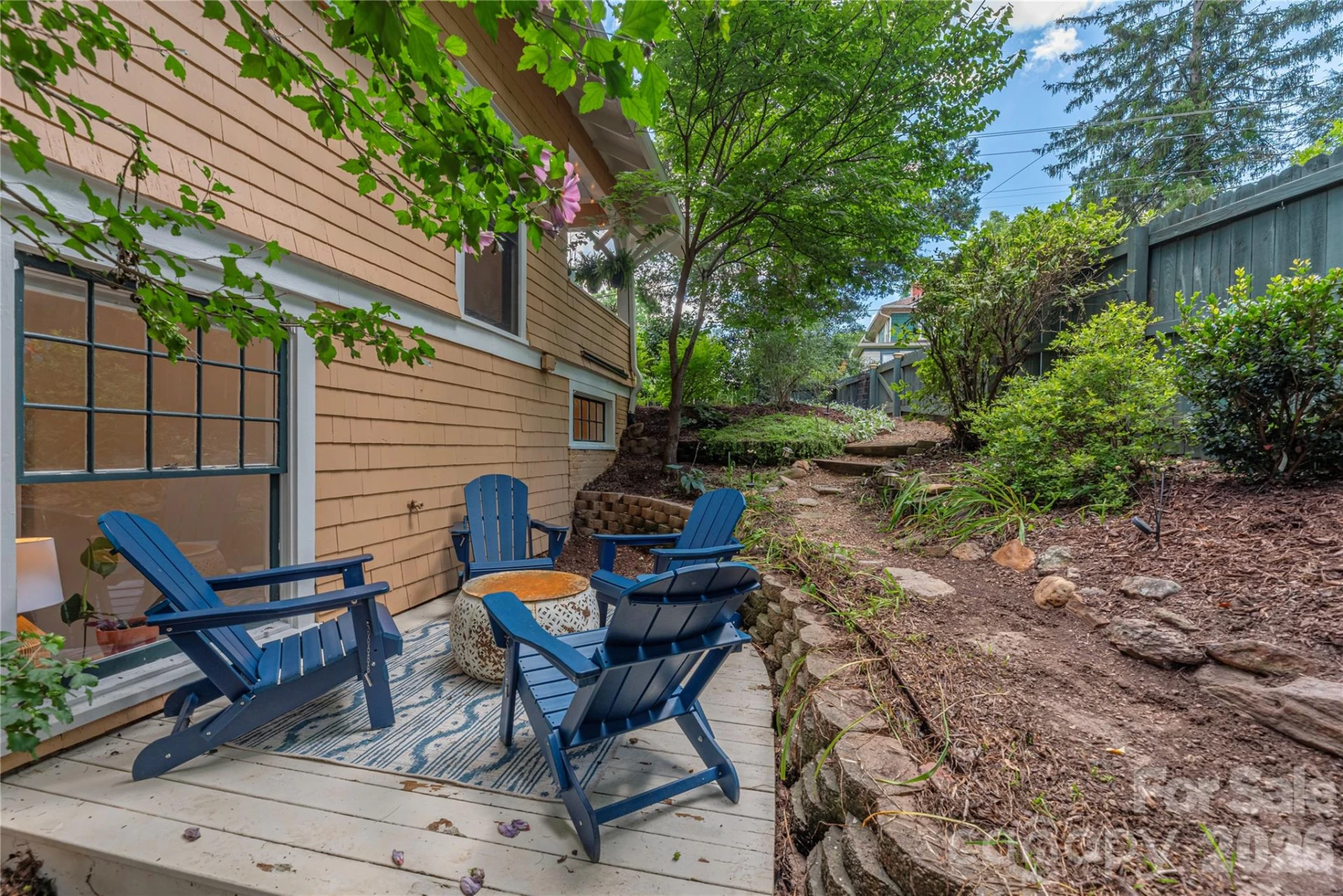 302 Hillside Street - Photo 33