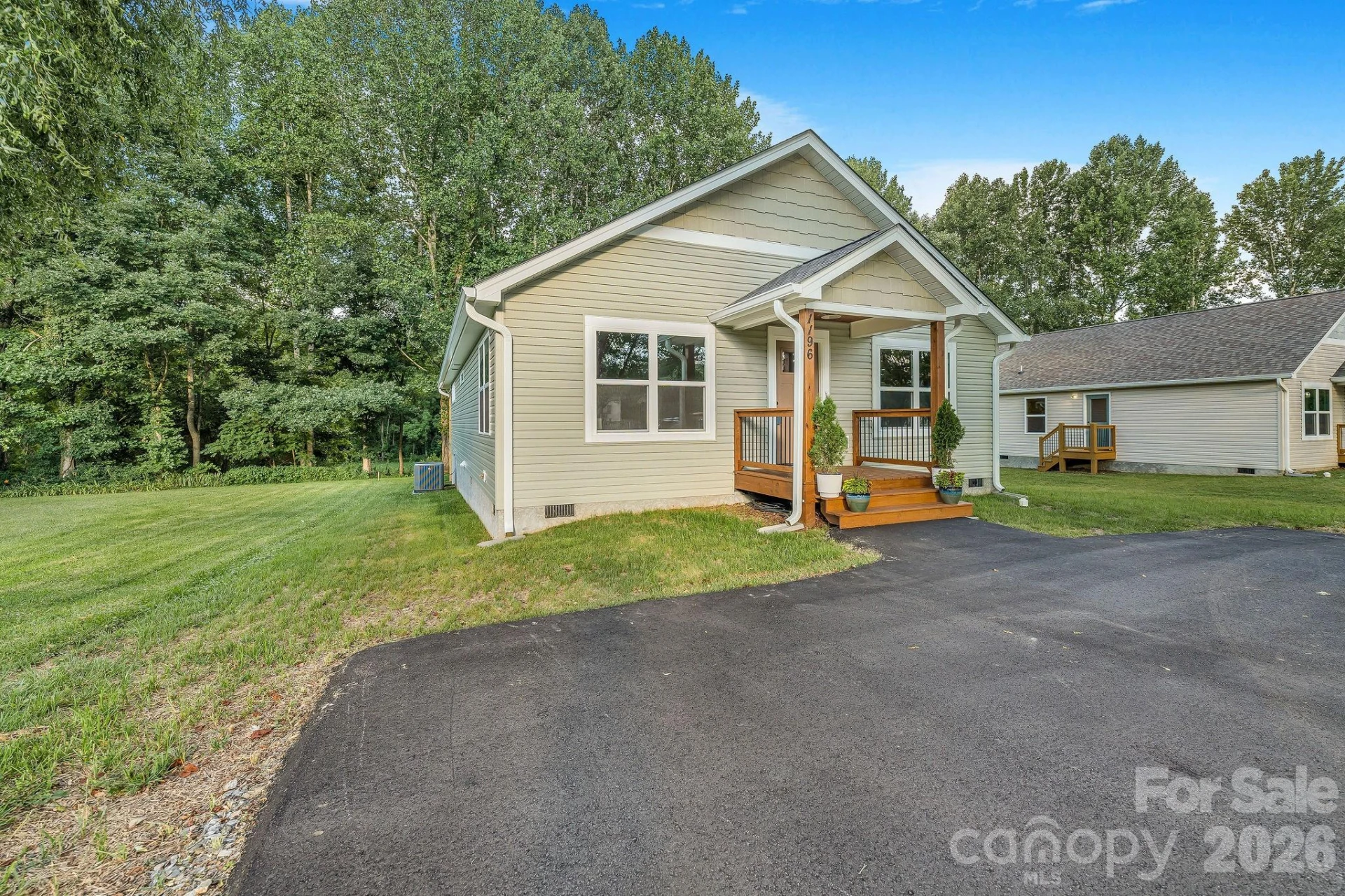 1196 Crabtree Road - Photo 2