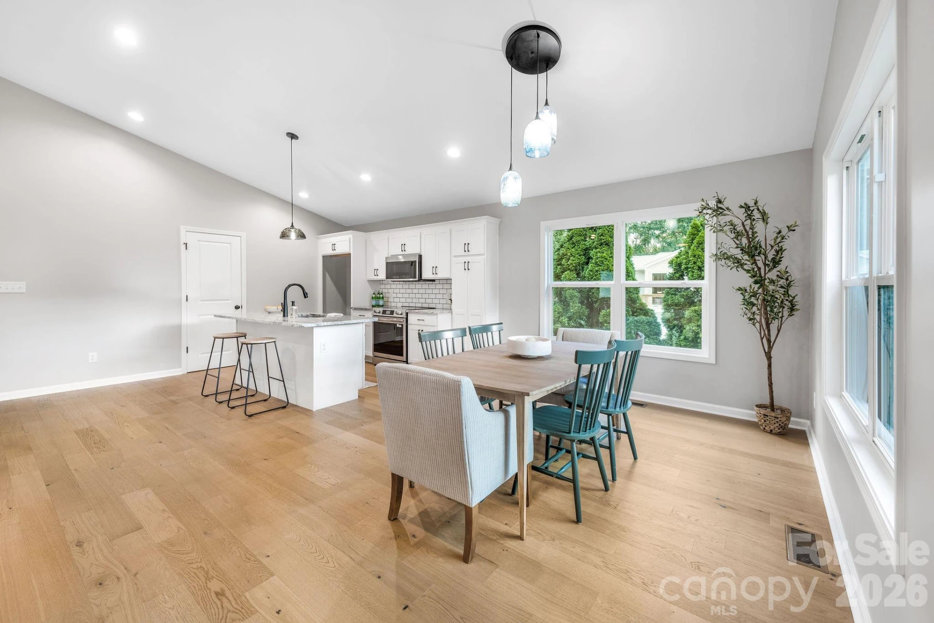 1182 Crabtree Road - Photo 3
