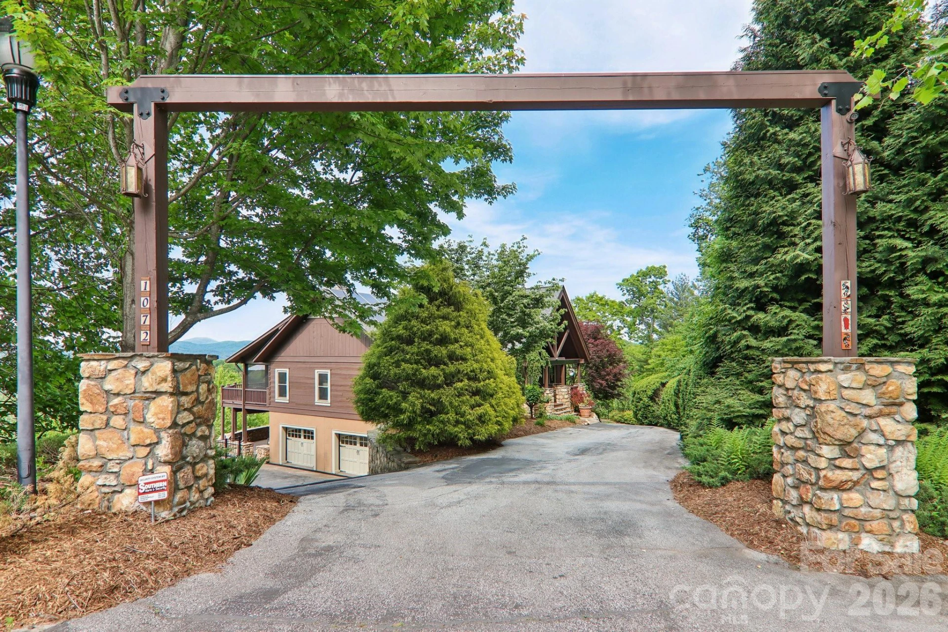 1072 Corsica Lane - Photo 6