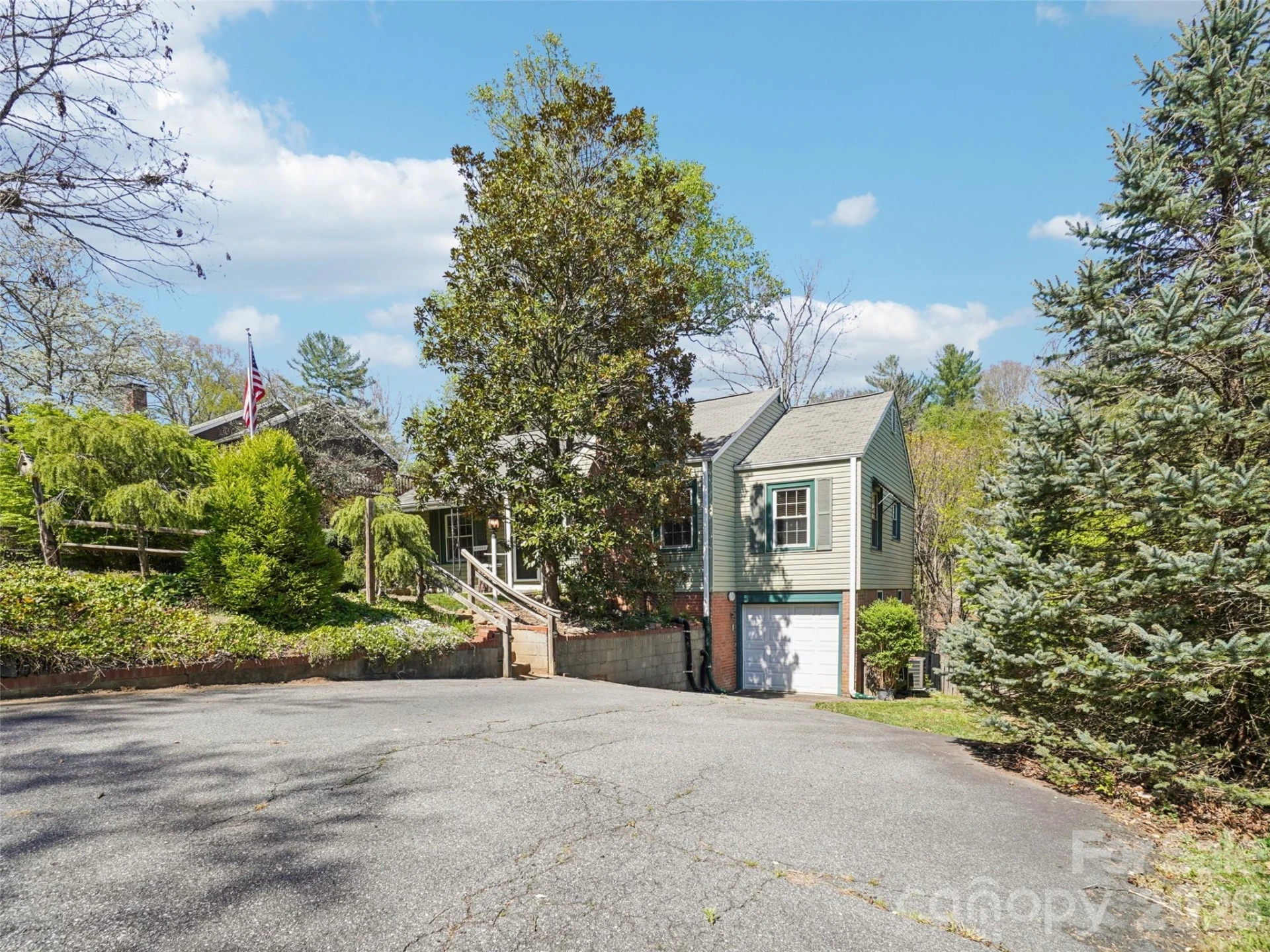 28 Kensington Drive - Photo 2
