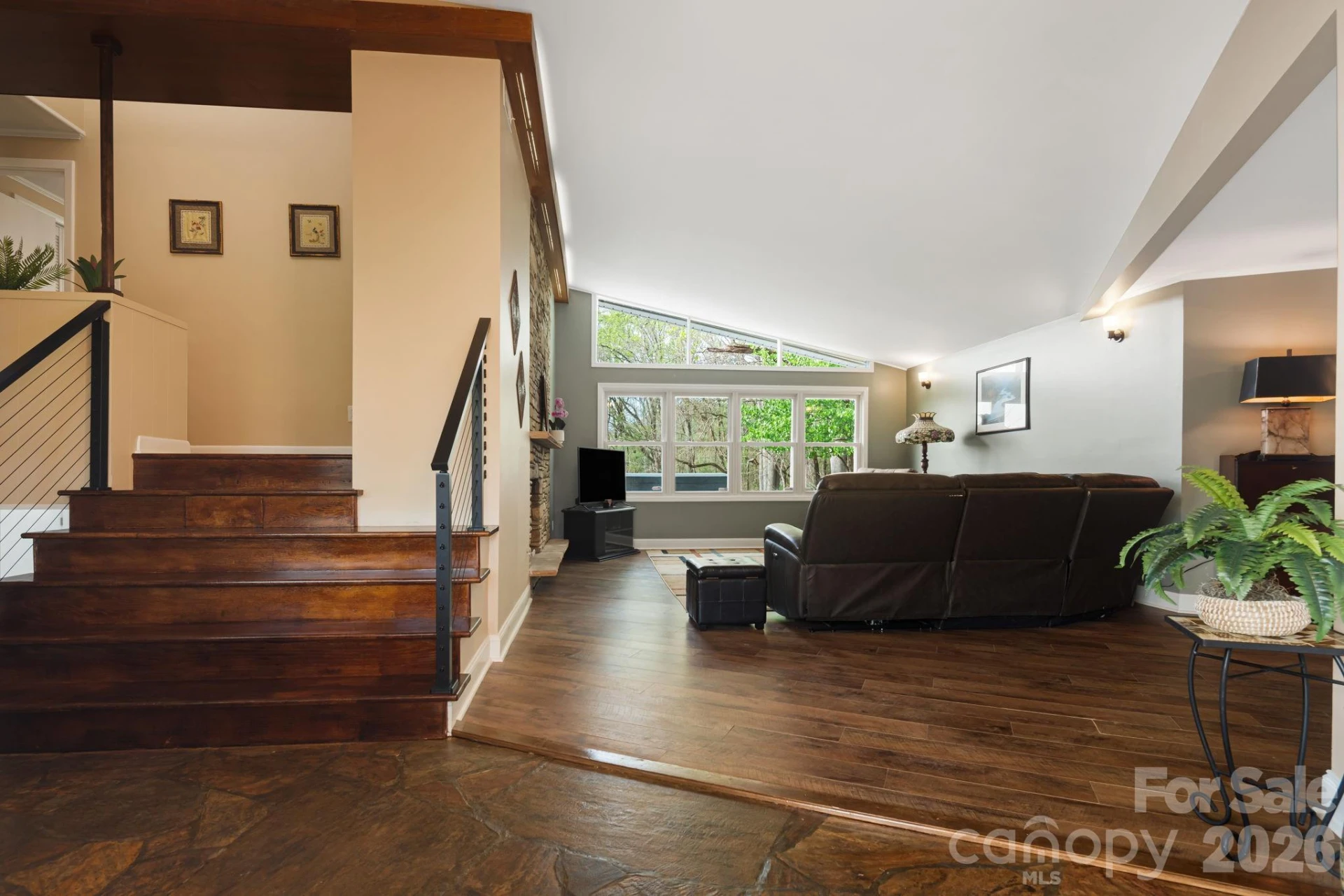 87 W Oakview Road - Photo 3