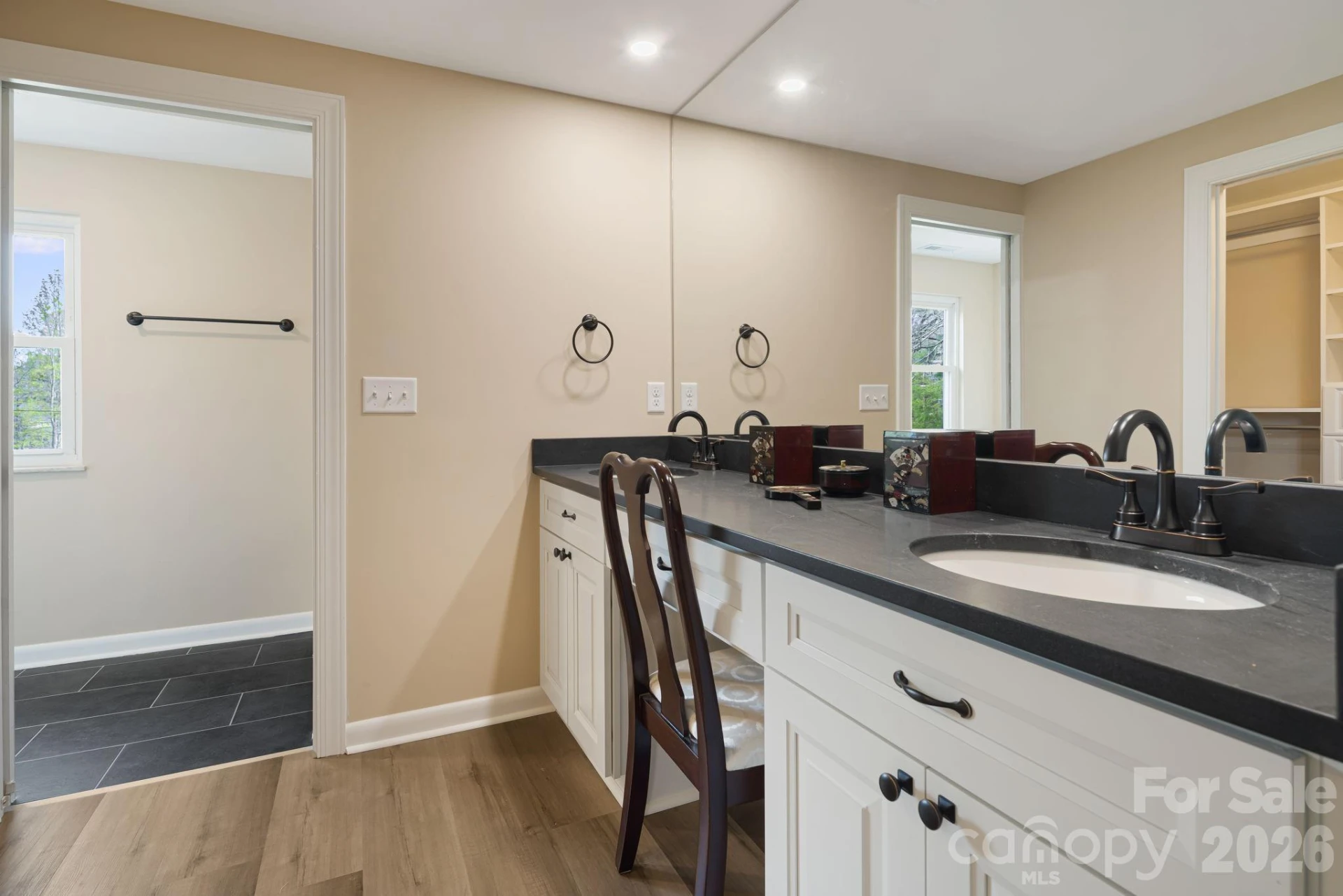 87 W Oakview Road - Photo 26