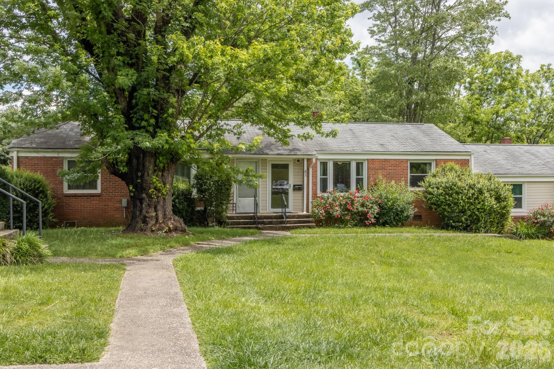 41 Trowbridge Lane