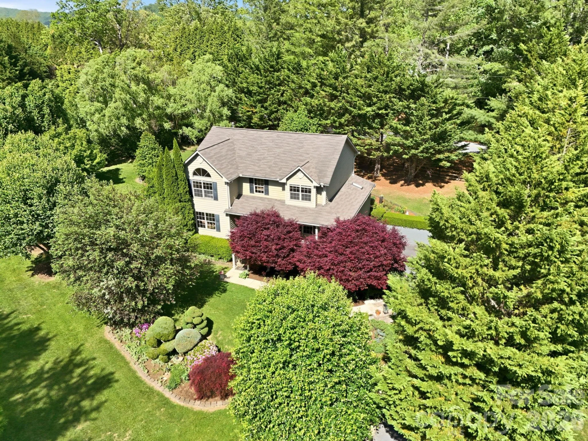 306 Woodview Court - Photo 2