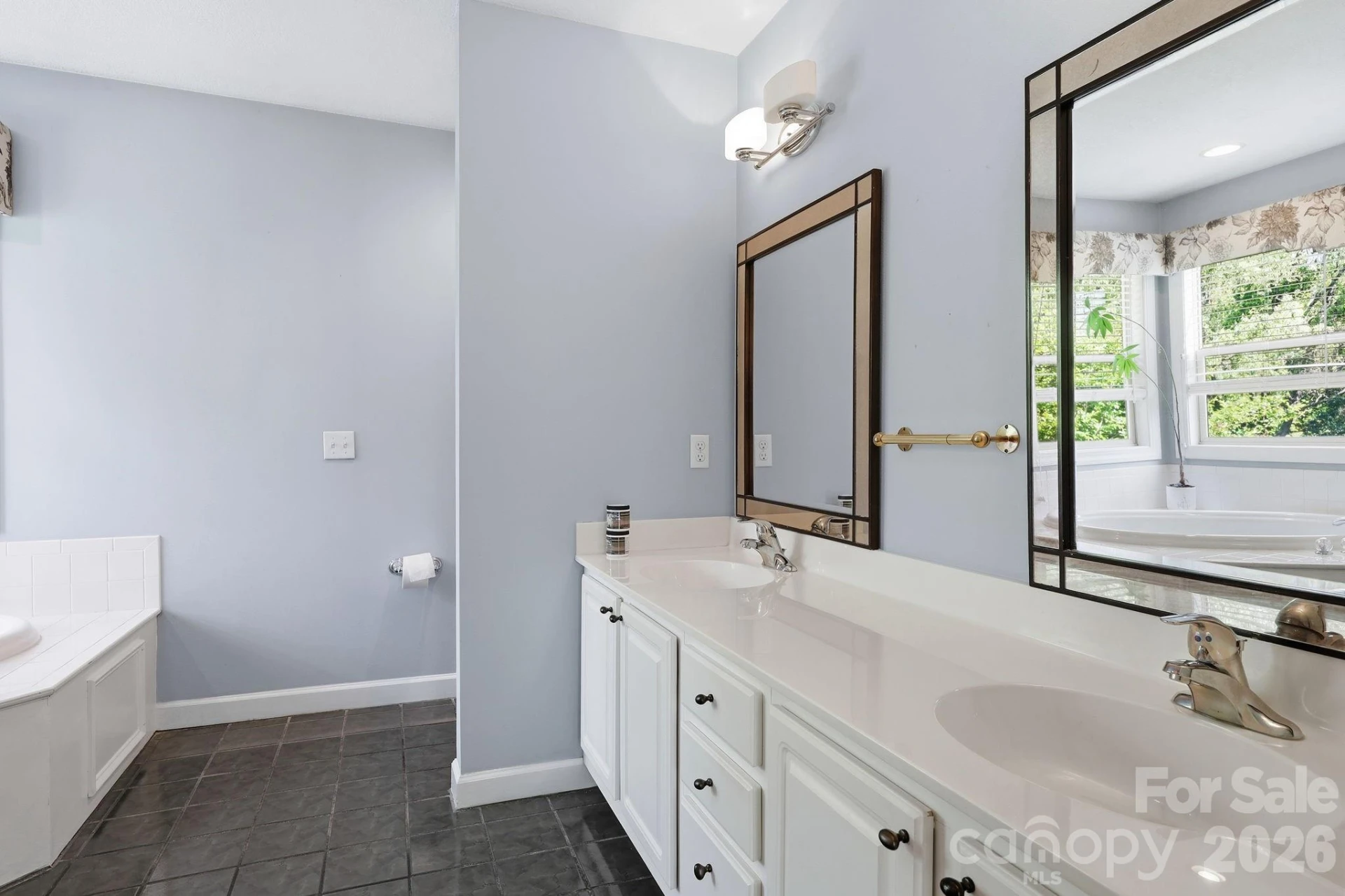 306 Woodview Court - Photo 23