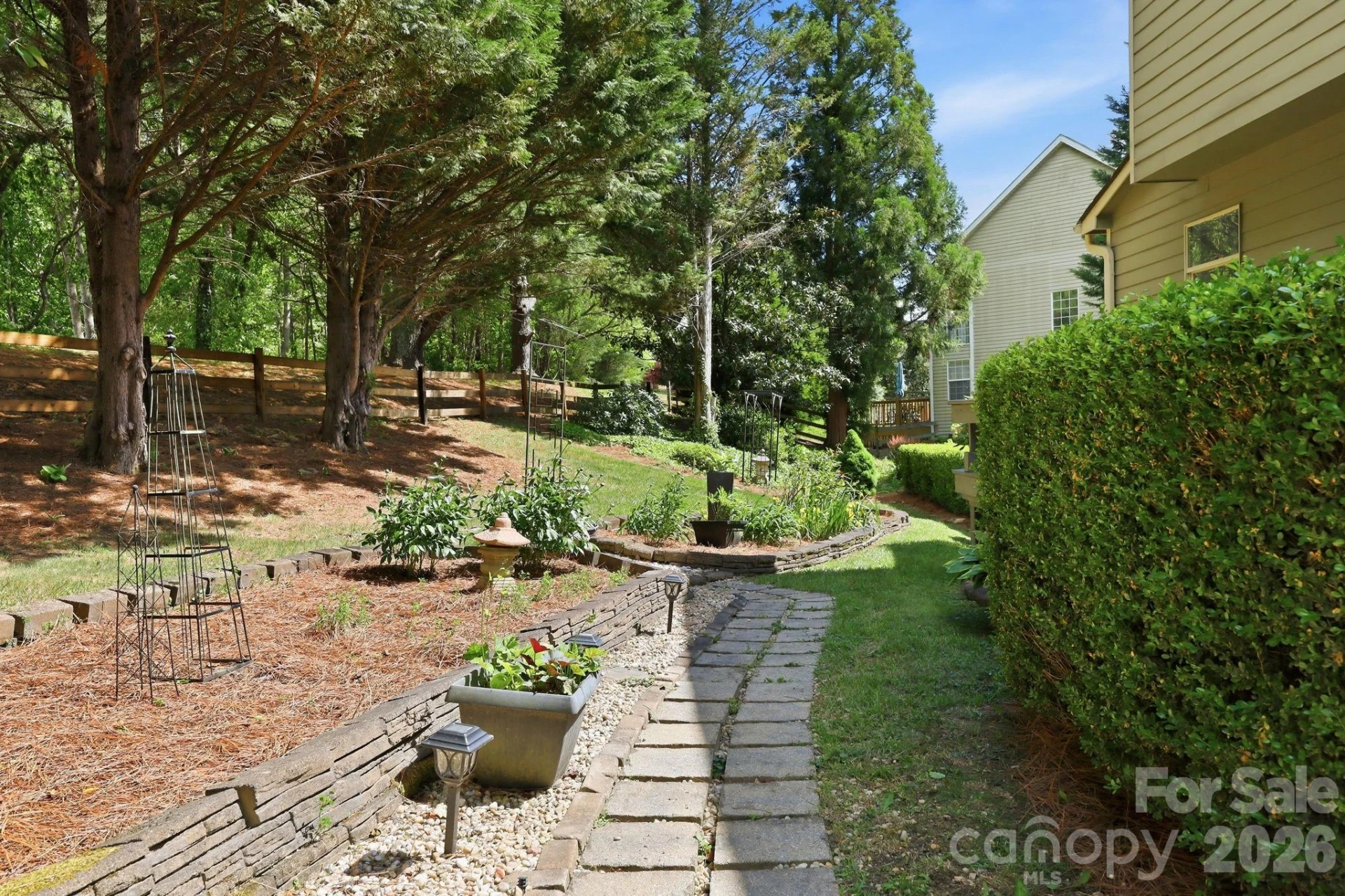 306 Woodview Court - Photo 39