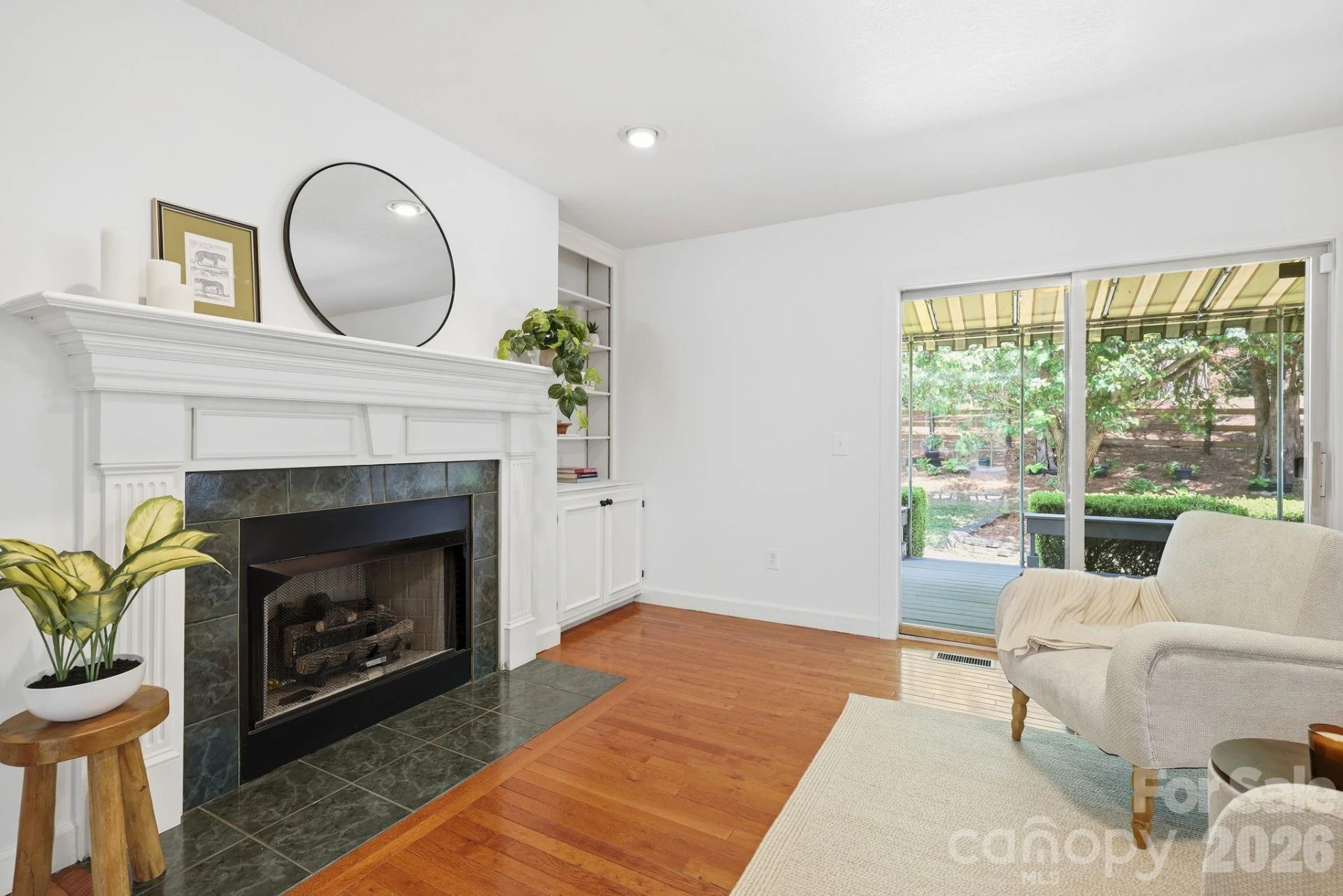 306 Woodview Court - Photo 7