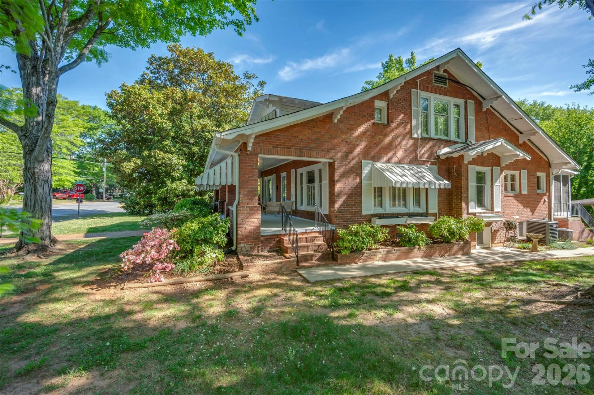151 S Magnolia Street - Photo 2